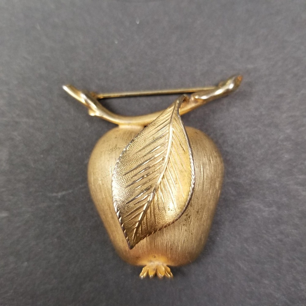 Vintage Gold Tone Textured Apple Brooch Pin‎ Leaf Branch Stem Mid-Century Modern